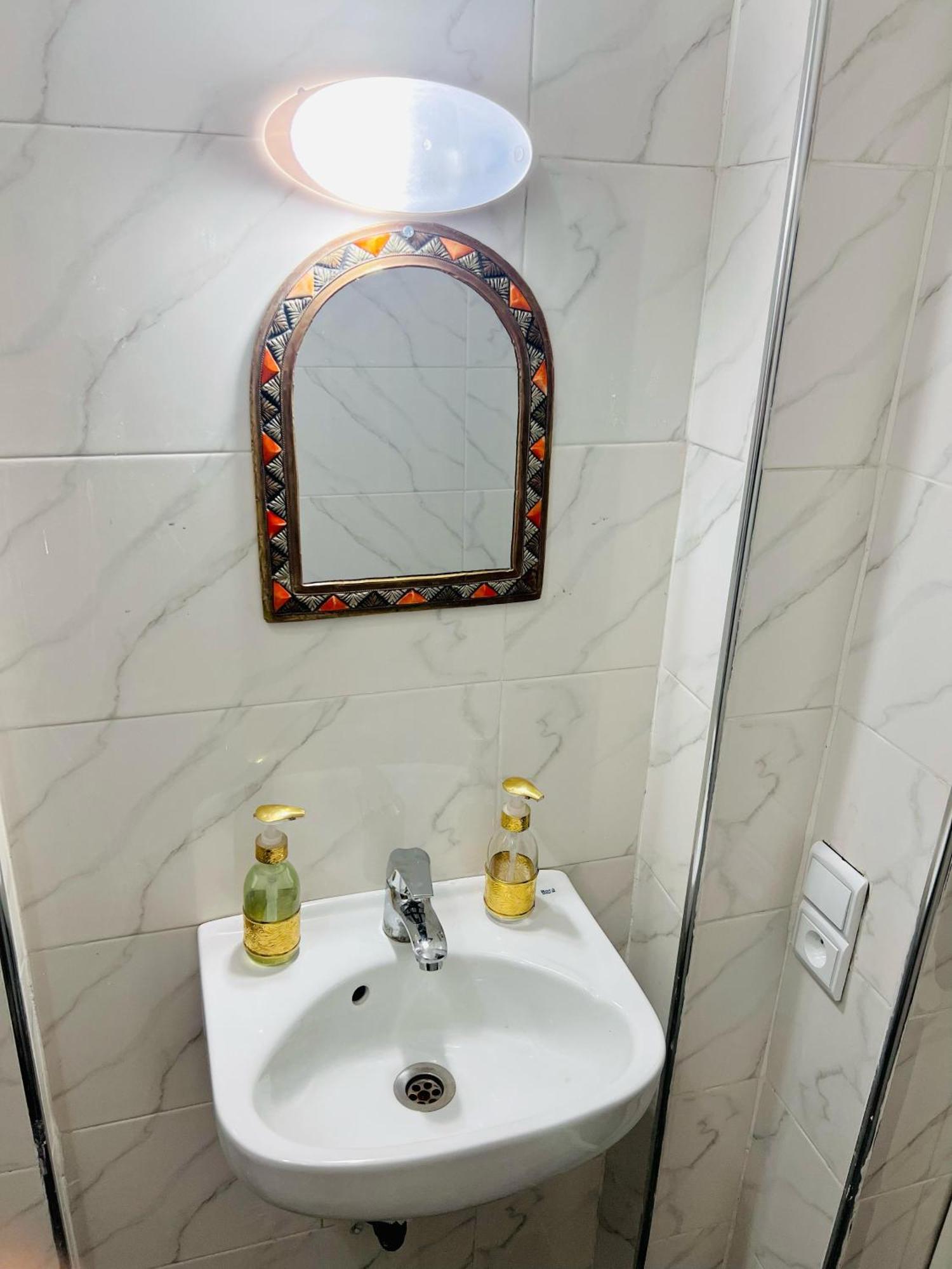 Al Bahja Family Apartment มาร์ราเกช ภายนอก รูปภาพ